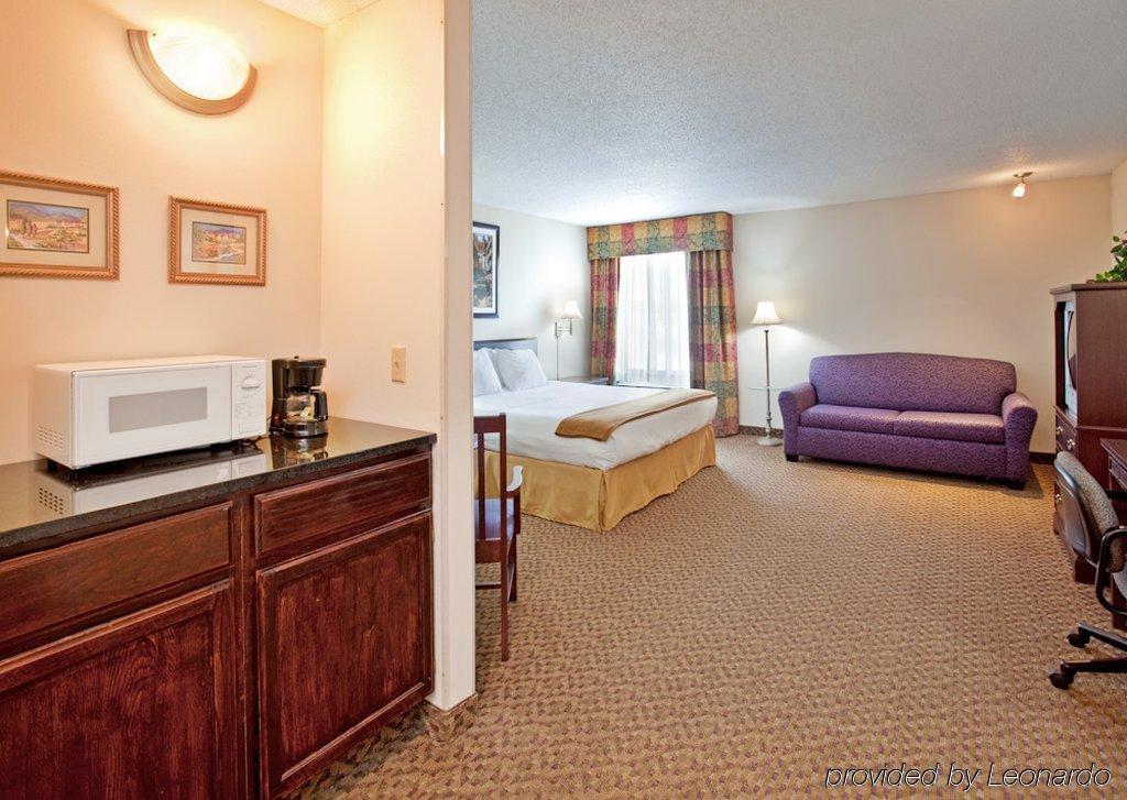 Holiday Inn Express Osage Beach - Lake Of The Ozarks By Ihg Room photo